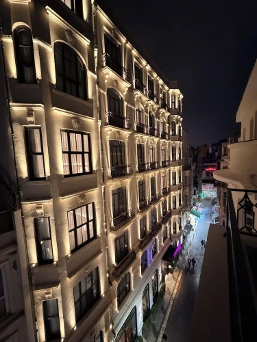 Ci̇ty İsti̇klal