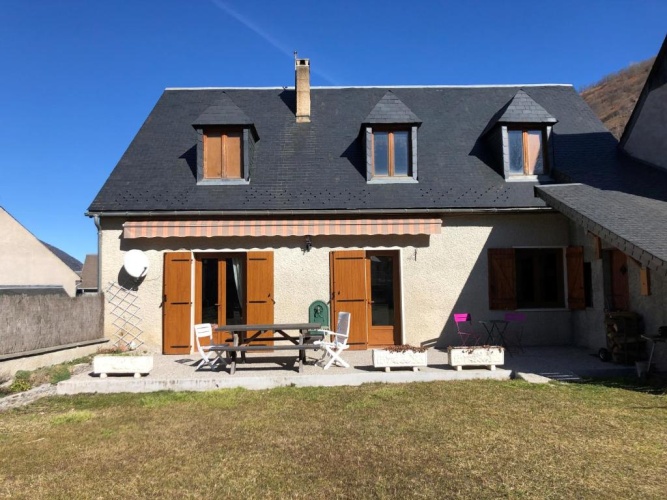 2 Bedrooms Cottage