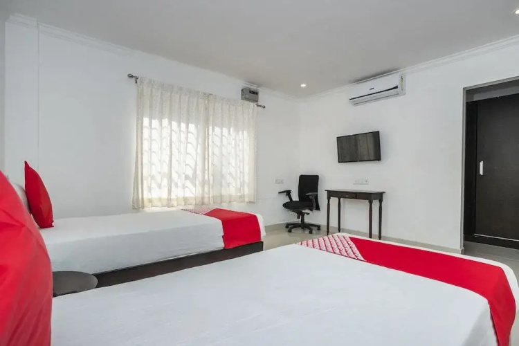 Hotel Cosmopolitan By OYO Rooms