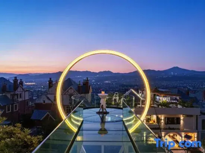 Wonderland, hot spring resort