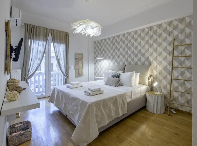 Acropolis homm Urban Oasis