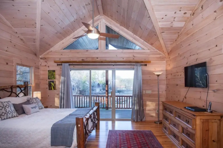 Aska Lakeside Lodge