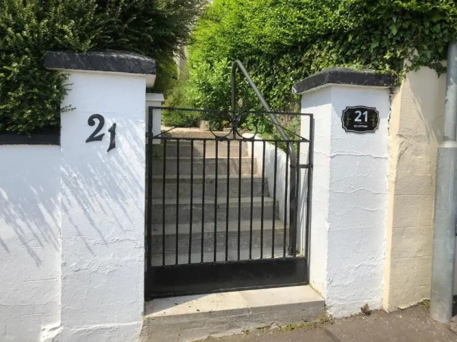 2 Bedrooms Cottage