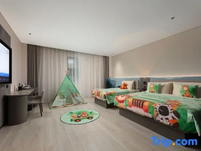 Superior Family room