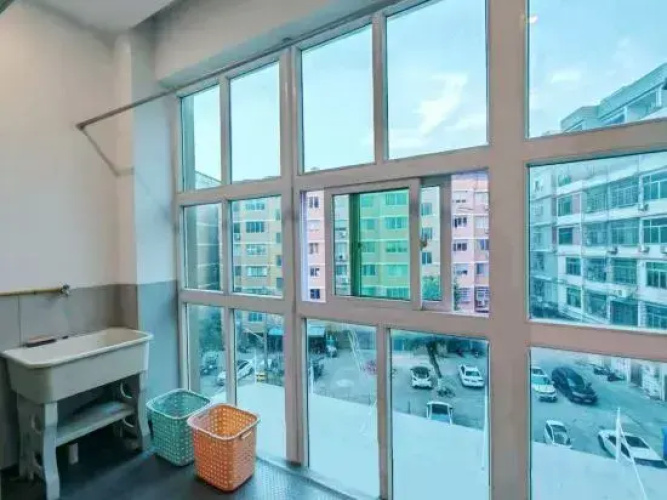 Longyi Business Hotel