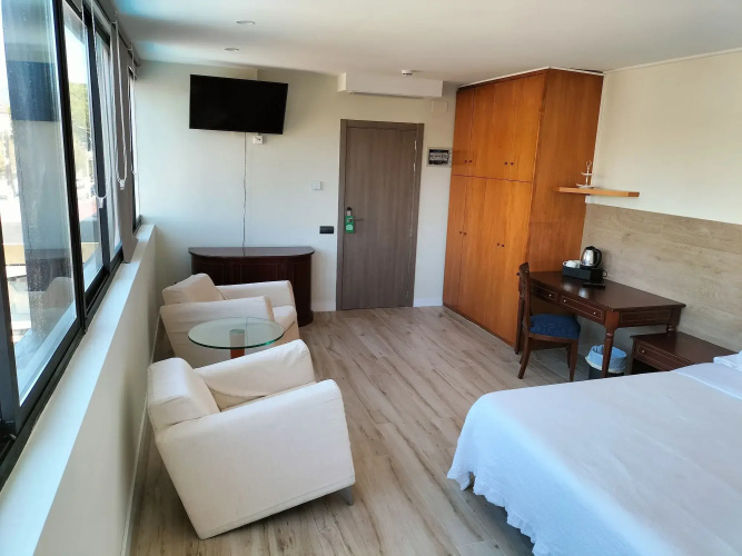 Hotel 153