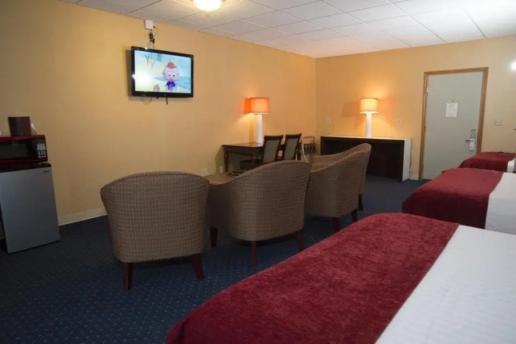 Hampton Falls Inn