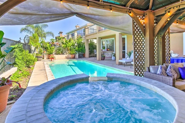 5 Bedrooms Cottage