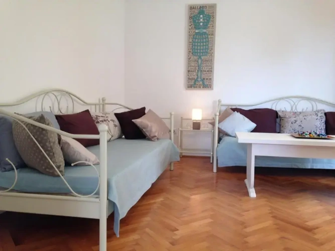 2 Bedrooms Apartment