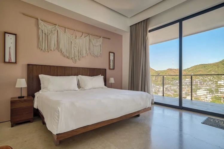 1 Bedroom Deluxe Suite
