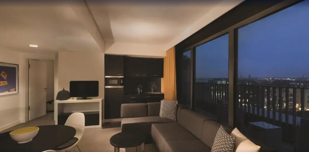 Adina Apartment Hotel Berlin Hackescher Markt photo 9