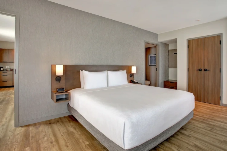 1 Bedroom Suite