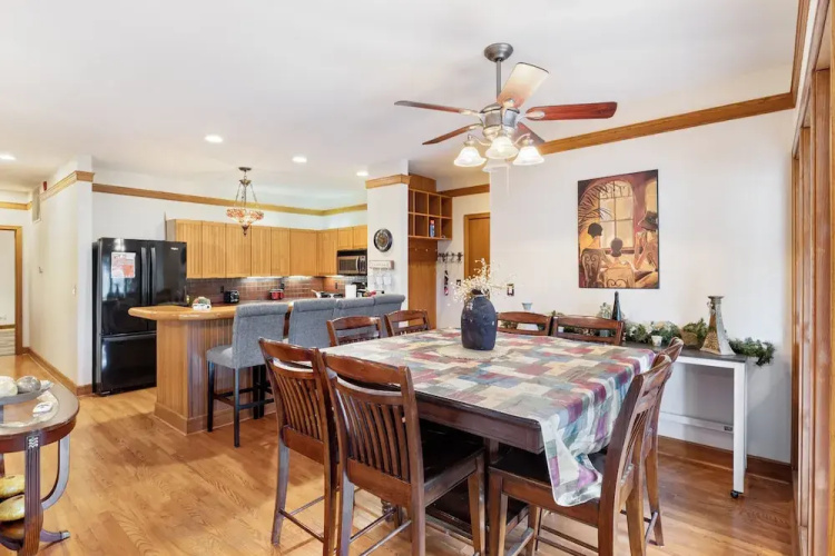 Stunning Lake Views, Pools, Wildlife, Pet-friendly