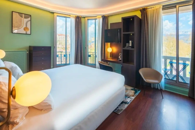 Deluxe Double room with balcony and with lake view