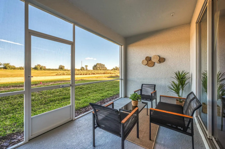 Comfortable and charming home near Disney