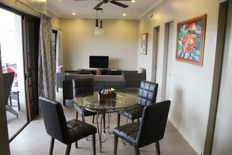 Apartment with garden view
