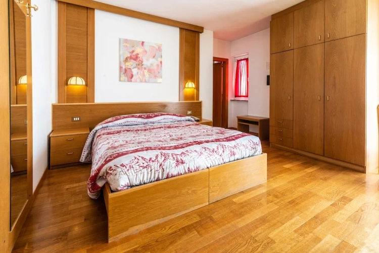 Standard Triple room with balcony