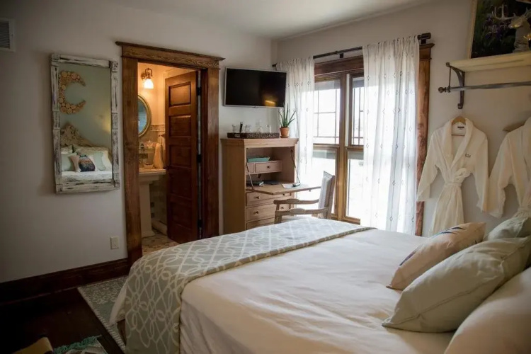 Lincoln Way Inn Bed & Breakfast