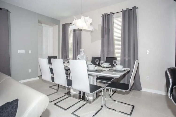 1557 Solara Resort 63253/63383