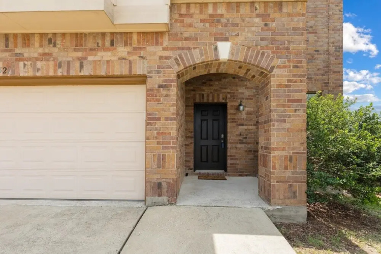 Colony Suite - Round Rock