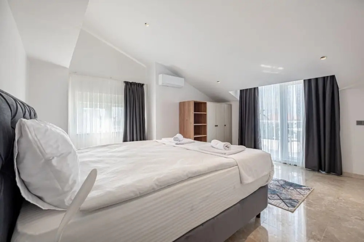 Belek deluxe suit