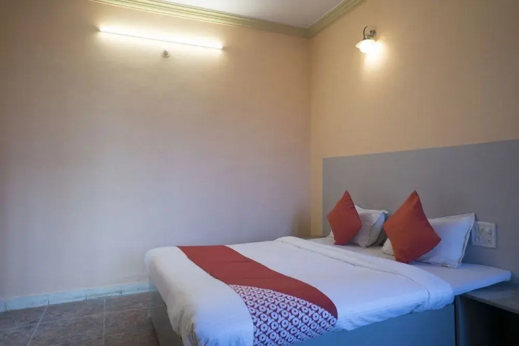 Hotel Aakar International