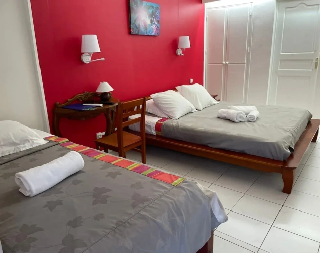 Standard Triple room