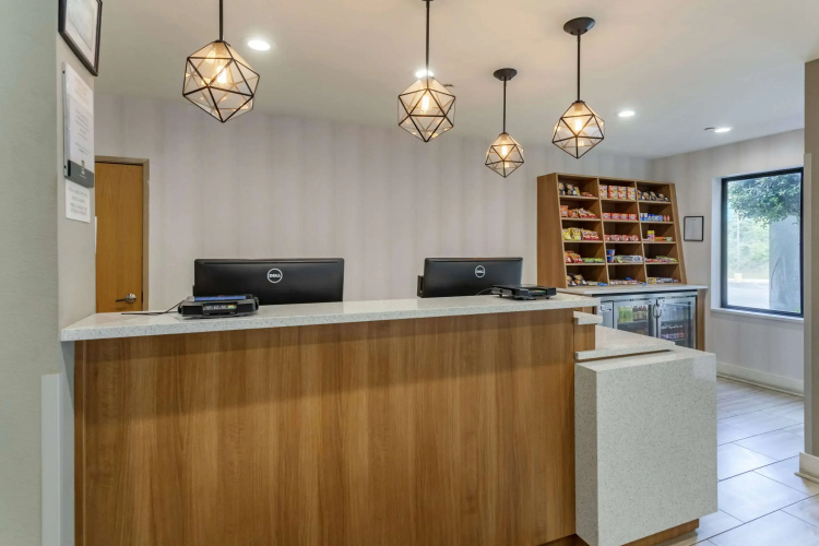 Quality Inn & Suites Chattanooga West near Lookout Mountain