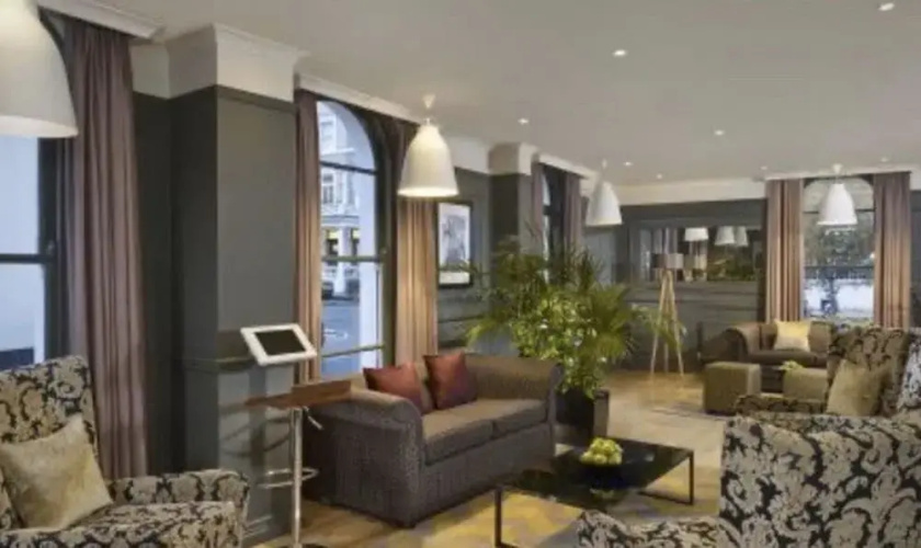 Spacious Studio Apartment In Kensington