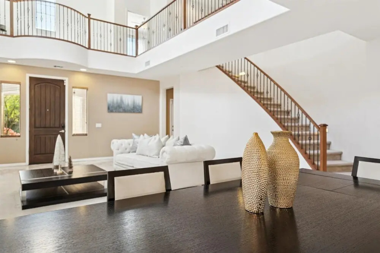 Pinnacle Breeze-private Backyard-mins to Six Flags