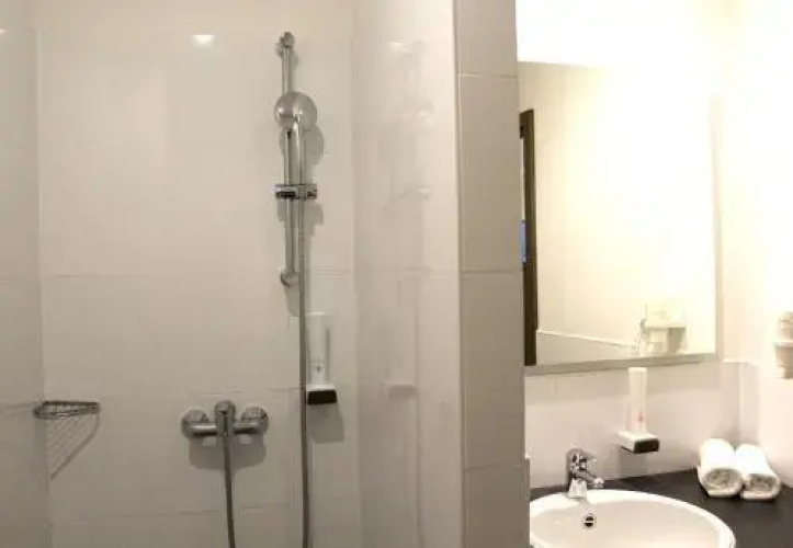 Come IN Hotel