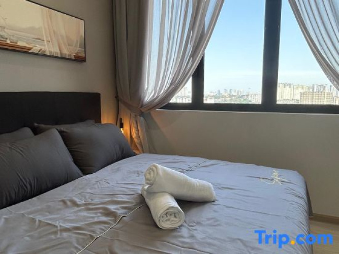 Cozy 2BR Sky Pool & Panoramic Views 1-6 Guests