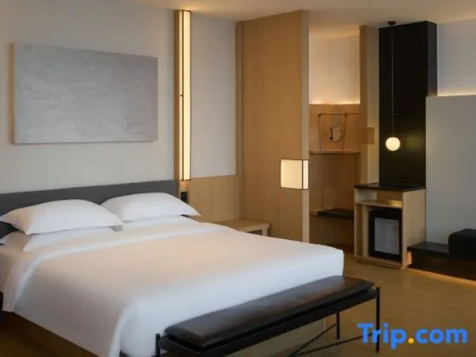 Standard Double room with city view