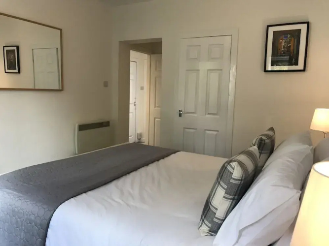 2 Chessels Court, Flat 3