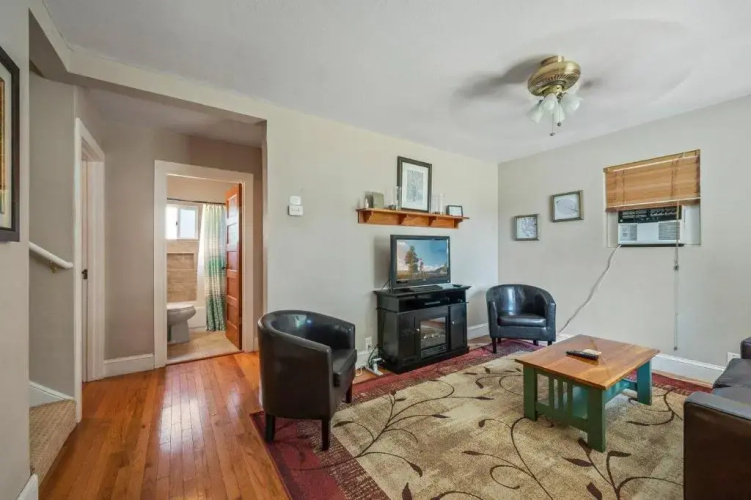 1303 E Pennsylvania Ave