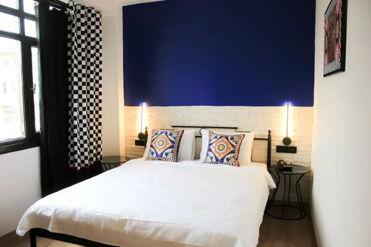 Standard Double room with city view