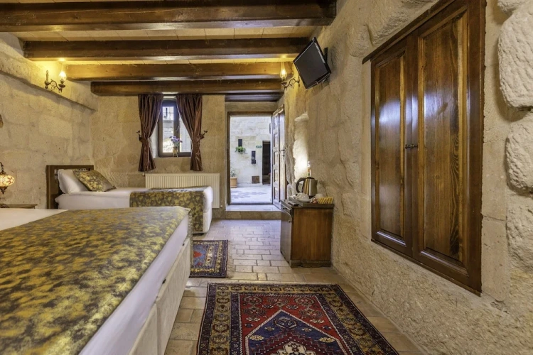 Deluxe Triple room with balcony