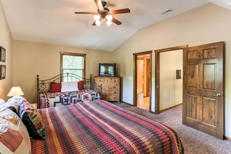 5 Bedrooms Cottage