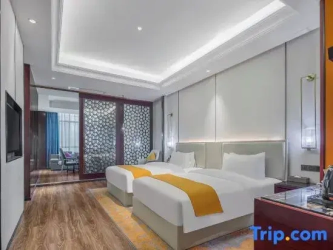Double Suite
