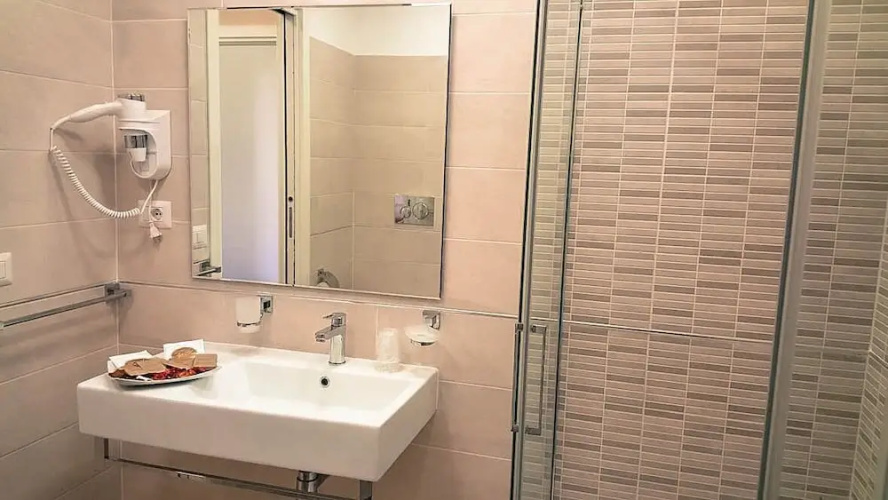 Serventi Longhi Rooms