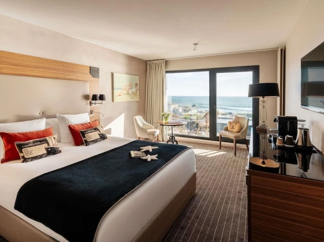 Superior Twin room with balcony and with sea view