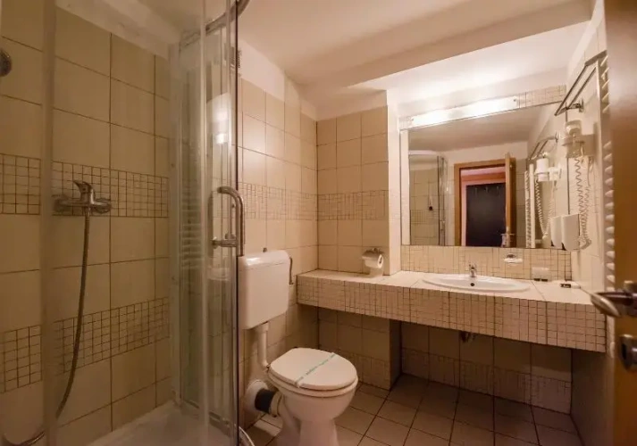 Standard Twin room with balcony