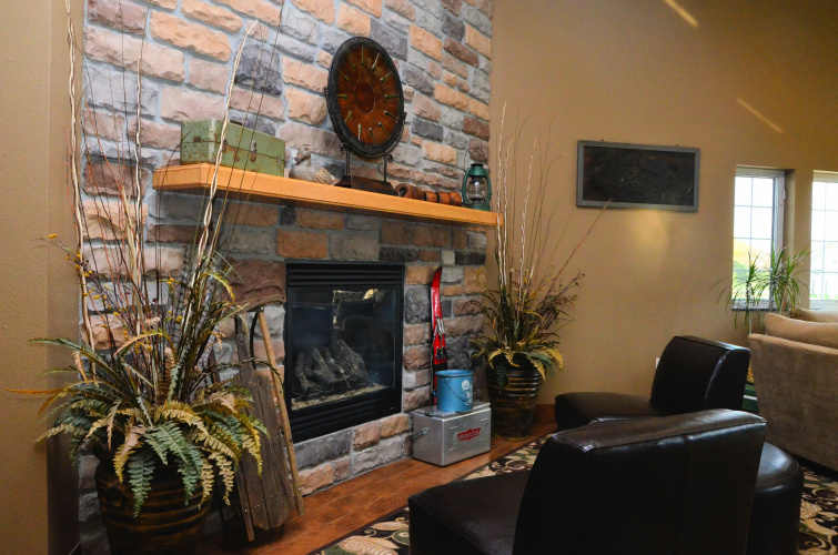 Cobblestone Inn and Suites - Lake View