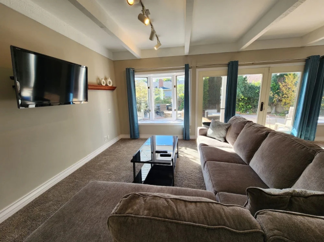 Near the beach and central located