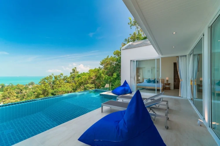 4 Bedrooms Villa