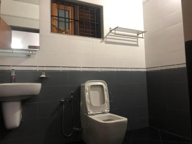 3 Bedrooms Apartment