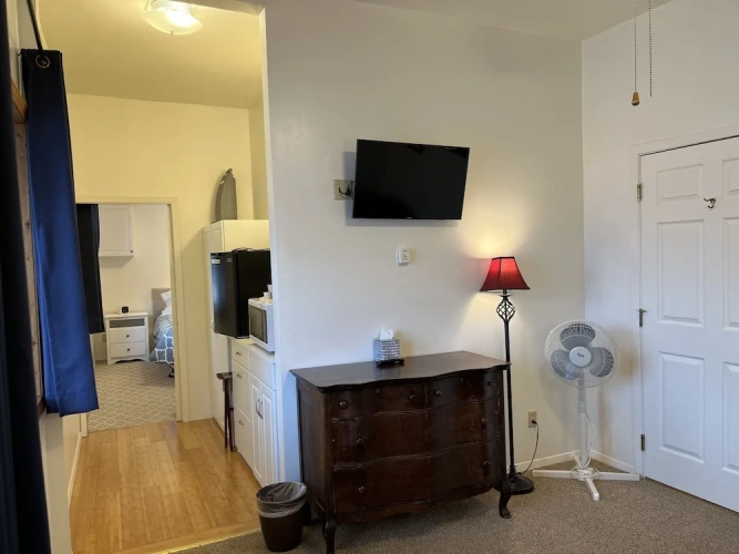 Standard Quadruple Suite