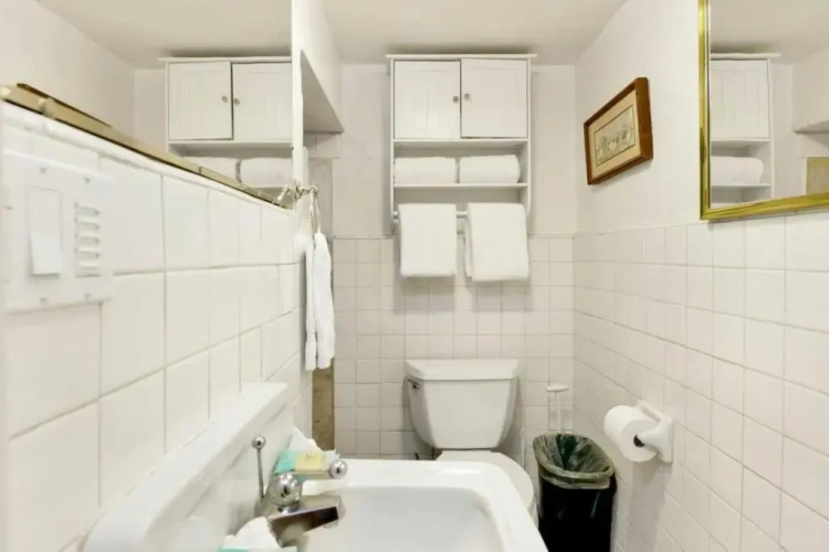 5 Bedrooms Cottage