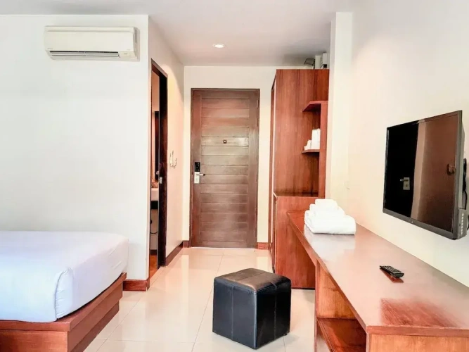Superior room with pool view