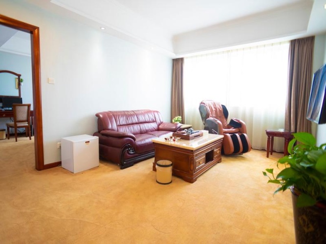 Deluxe Suite